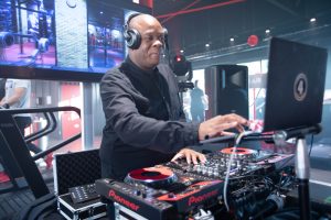 Dj Sam One inauguration ON AIR FITNESS Chilly Mazarin